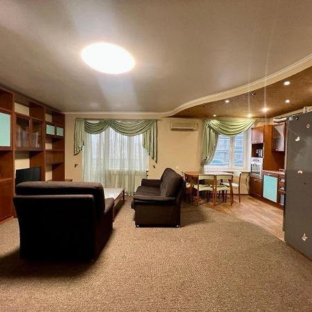 Apartment In The Center Of เคียฟ ภายนอก รูปภาพ