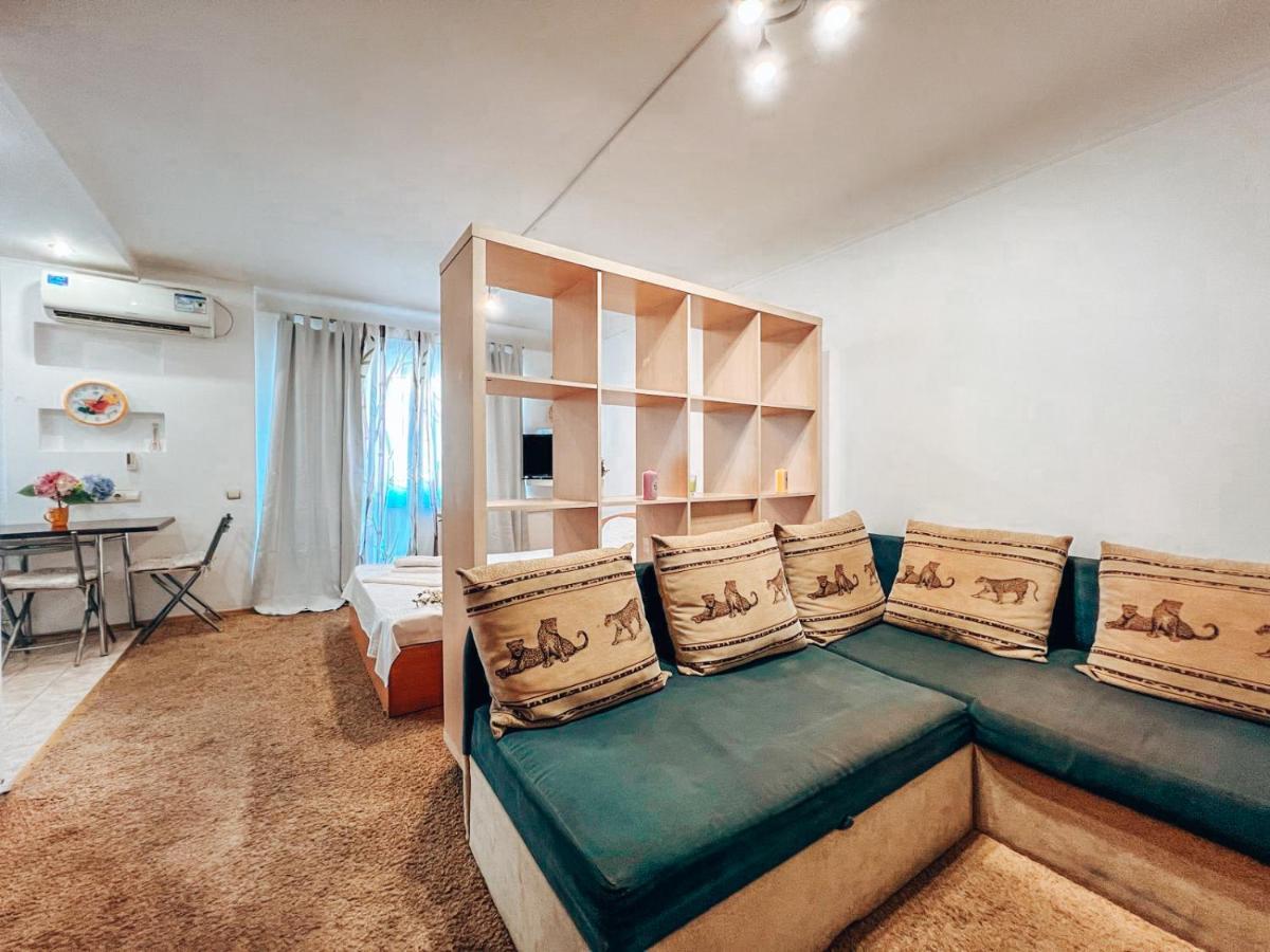 Apartment In The Center Of เคียฟ ภายนอก รูปภาพ