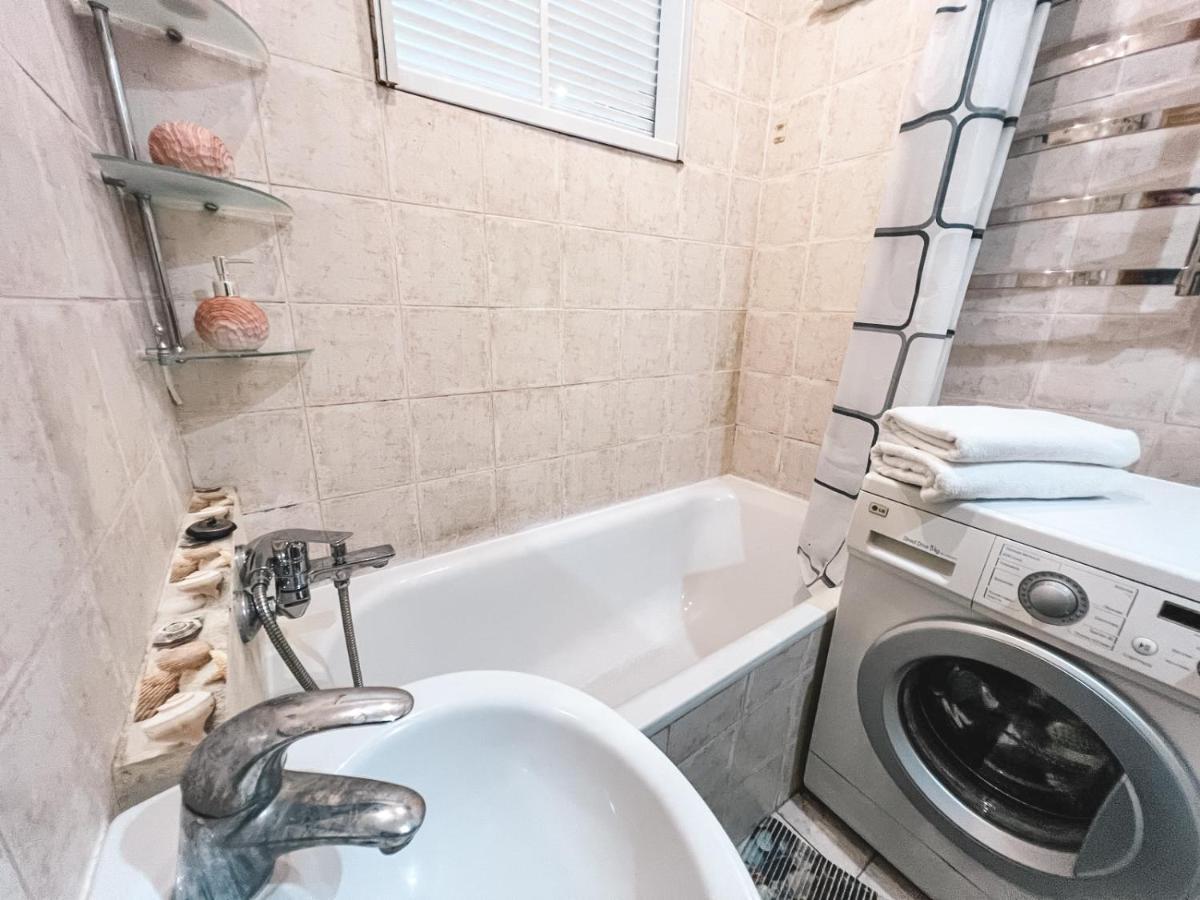 Apartment In The Center Of เคียฟ ภายนอก รูปภาพ