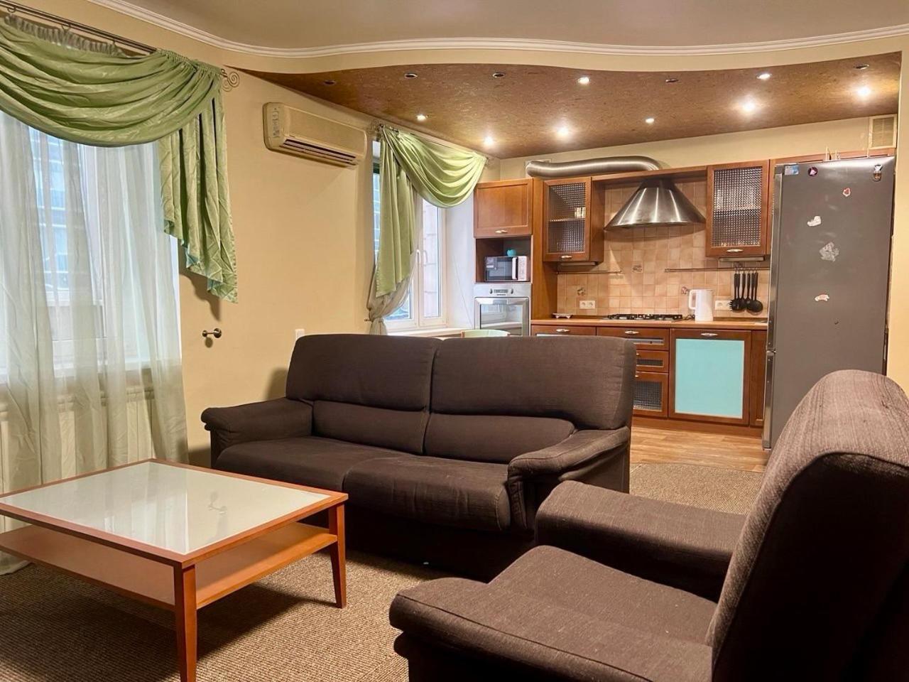 Apartment In The Center Of เคียฟ ภายนอก รูปภาพ