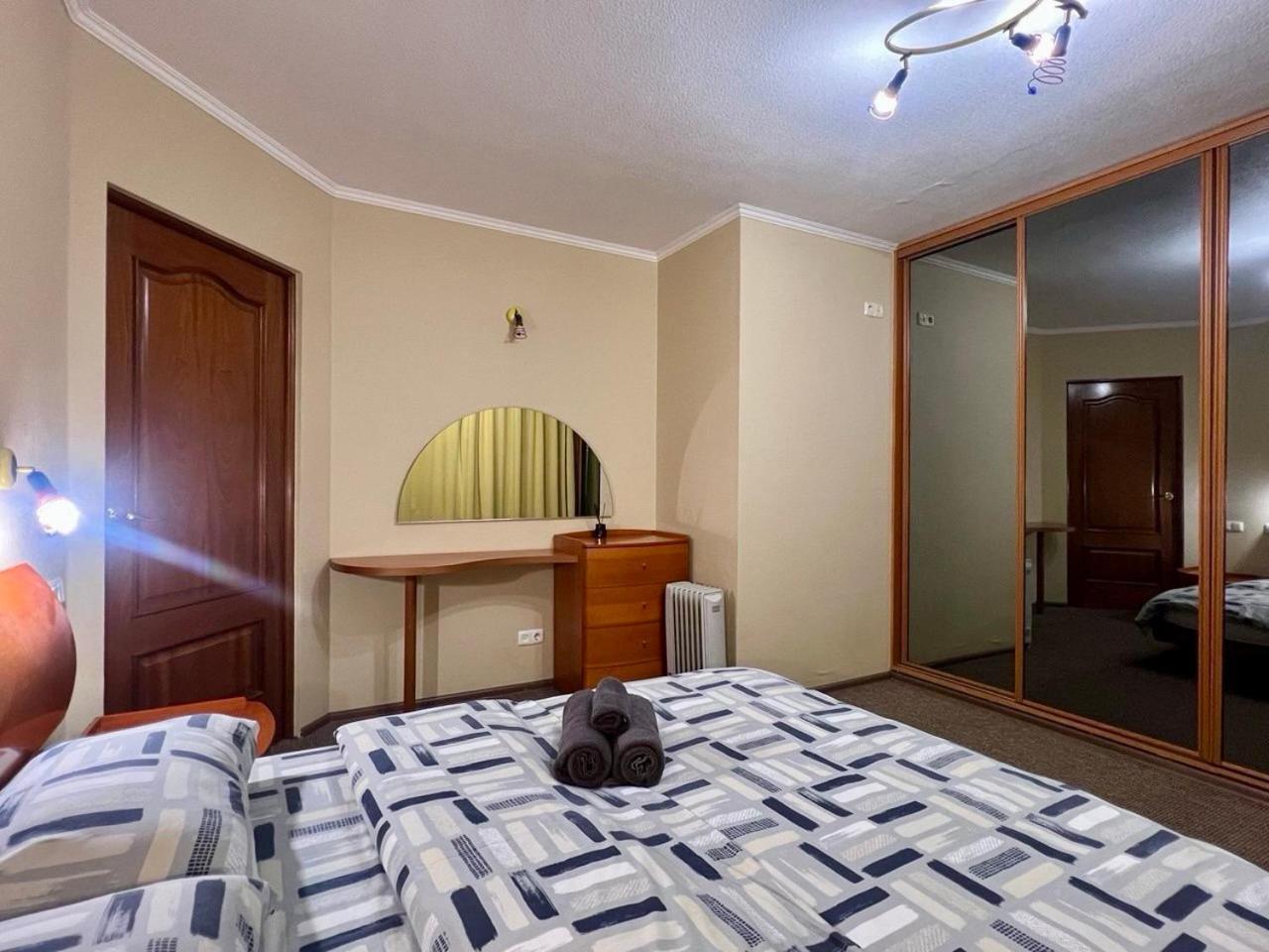 Apartment In The Center Of เคียฟ ภายนอก รูปภาพ