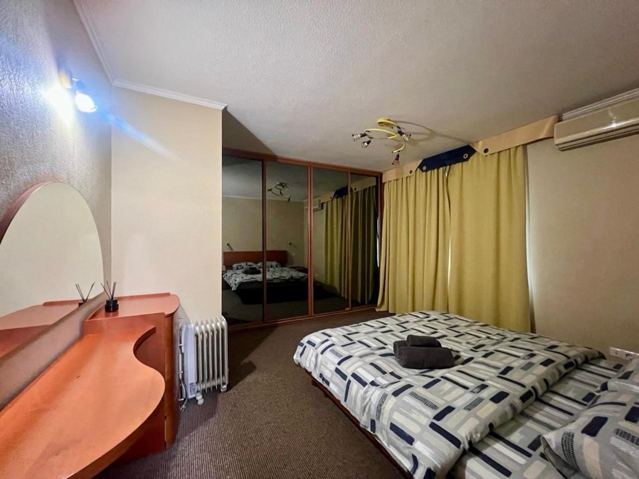Apartment In The Center Of เคียฟ ภายนอก รูปภาพ